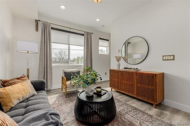 4925 W 10th Avenue Unit: 111