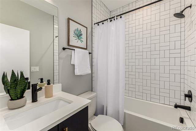4925 W 10th Avenue Unit: 111