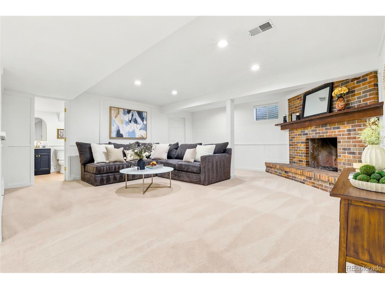 4952 W Lake Pl