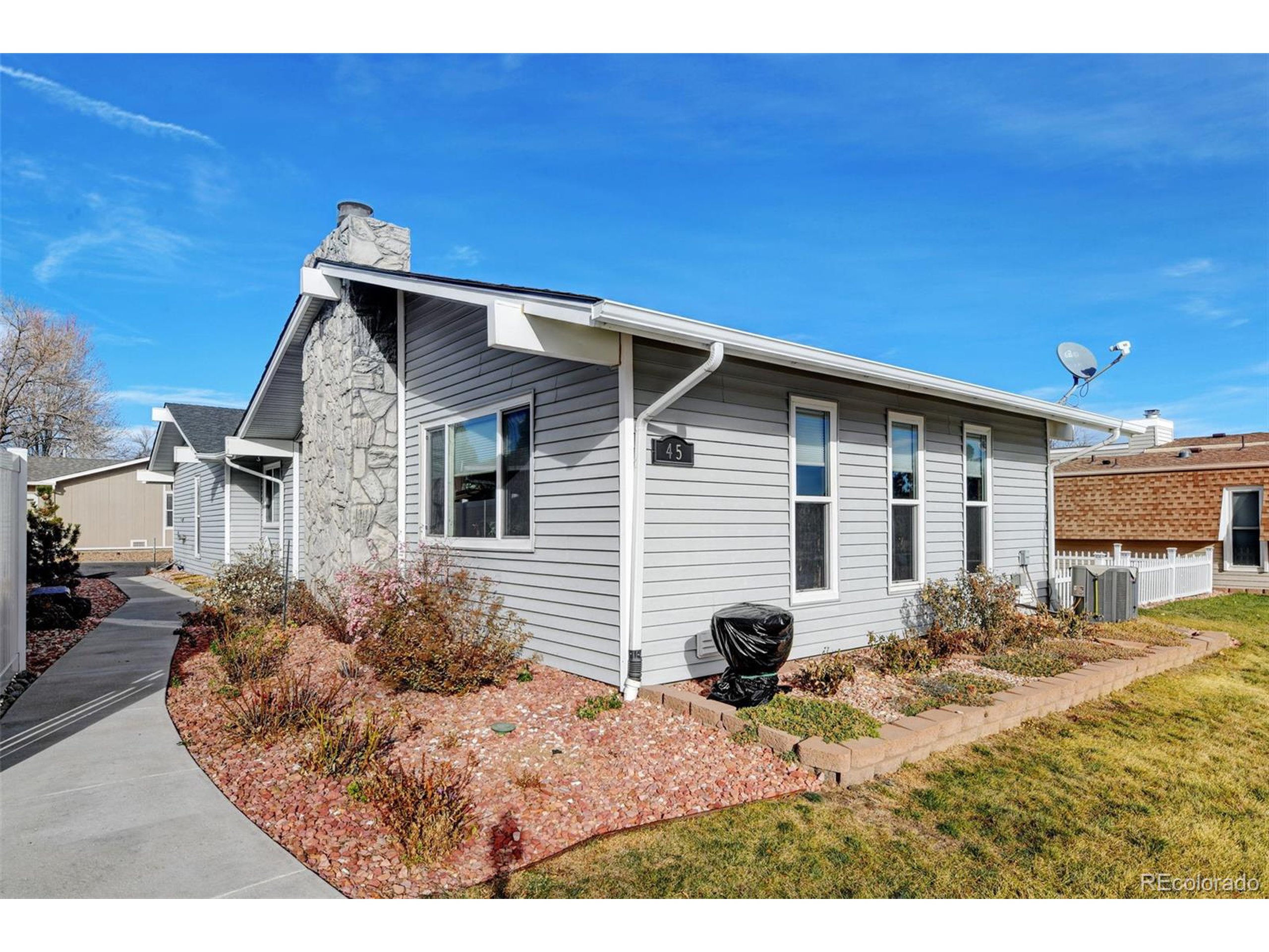 45 Scott Dr S