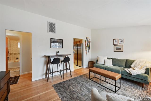 701 S Roosevelt Avenue