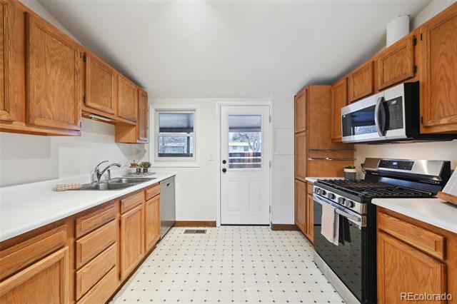 701 S Roosevelt Avenue