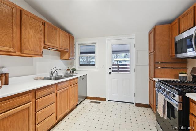 701 S Roosevelt Avenue