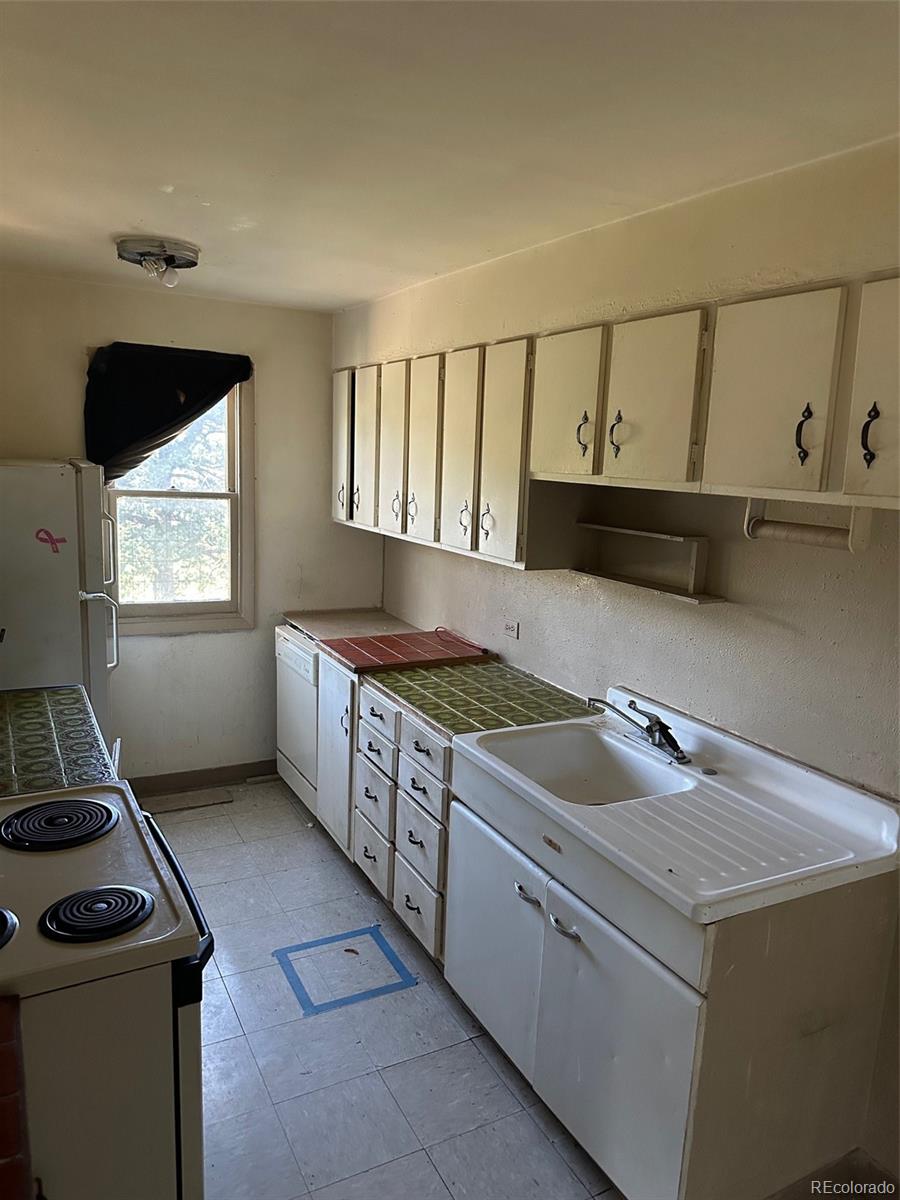 2589 S Cubmont Drive