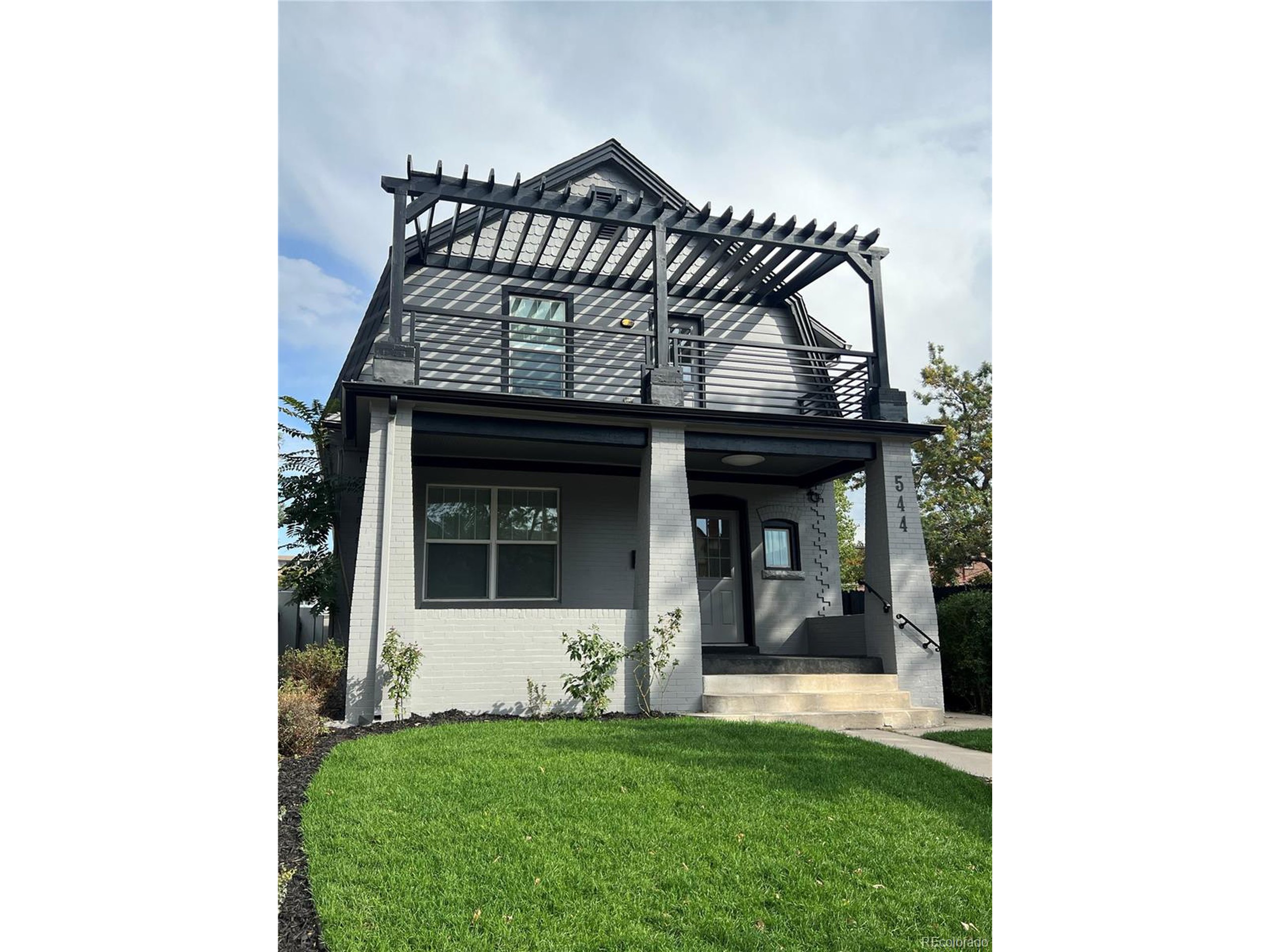 544 N Logan St