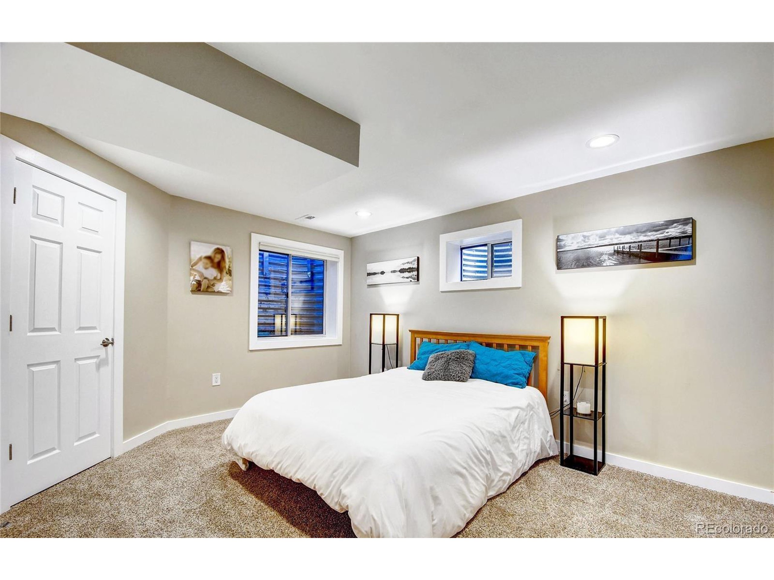 3120 E Yarrow Cir