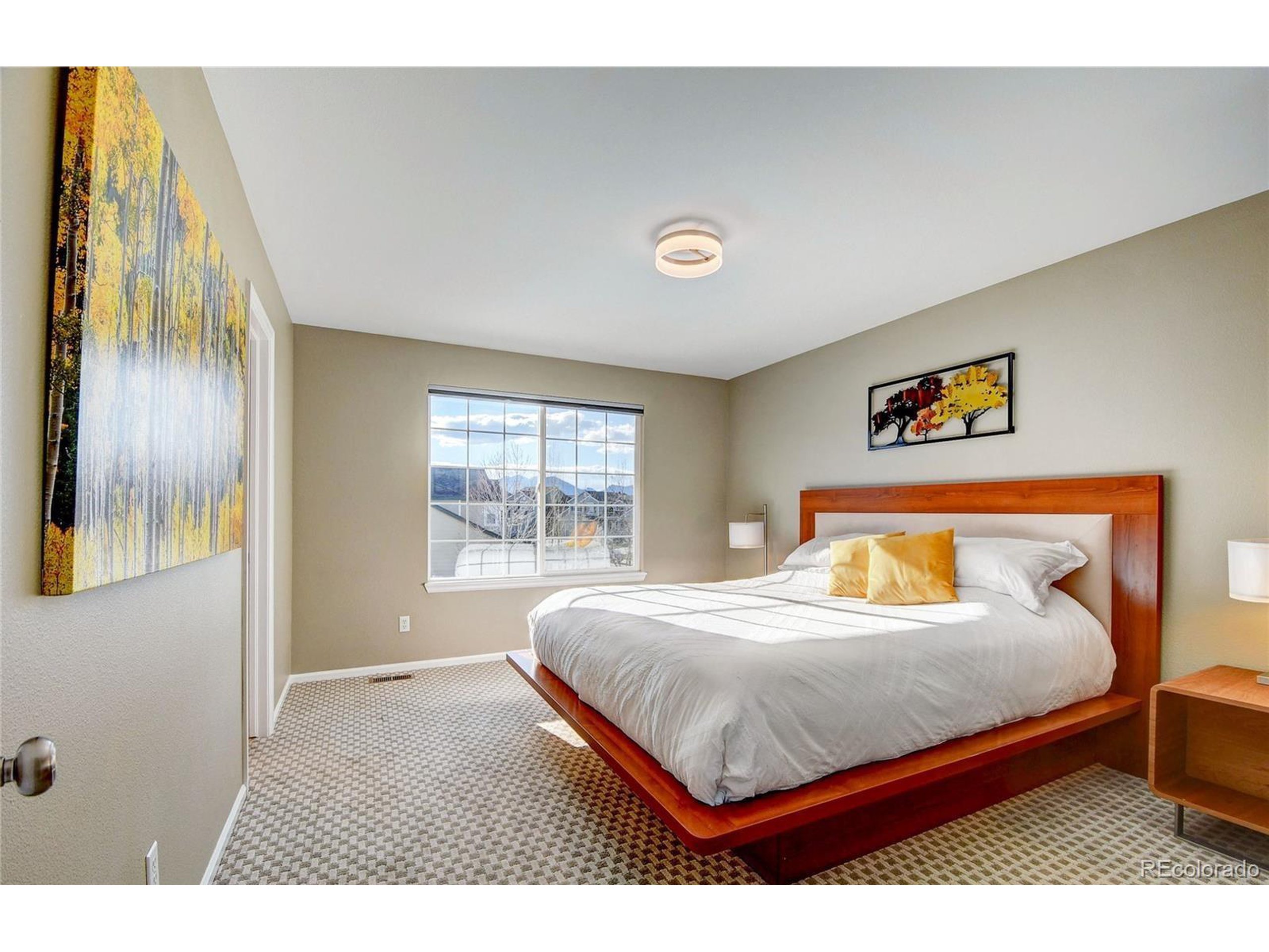 3120 E Yarrow Cir
