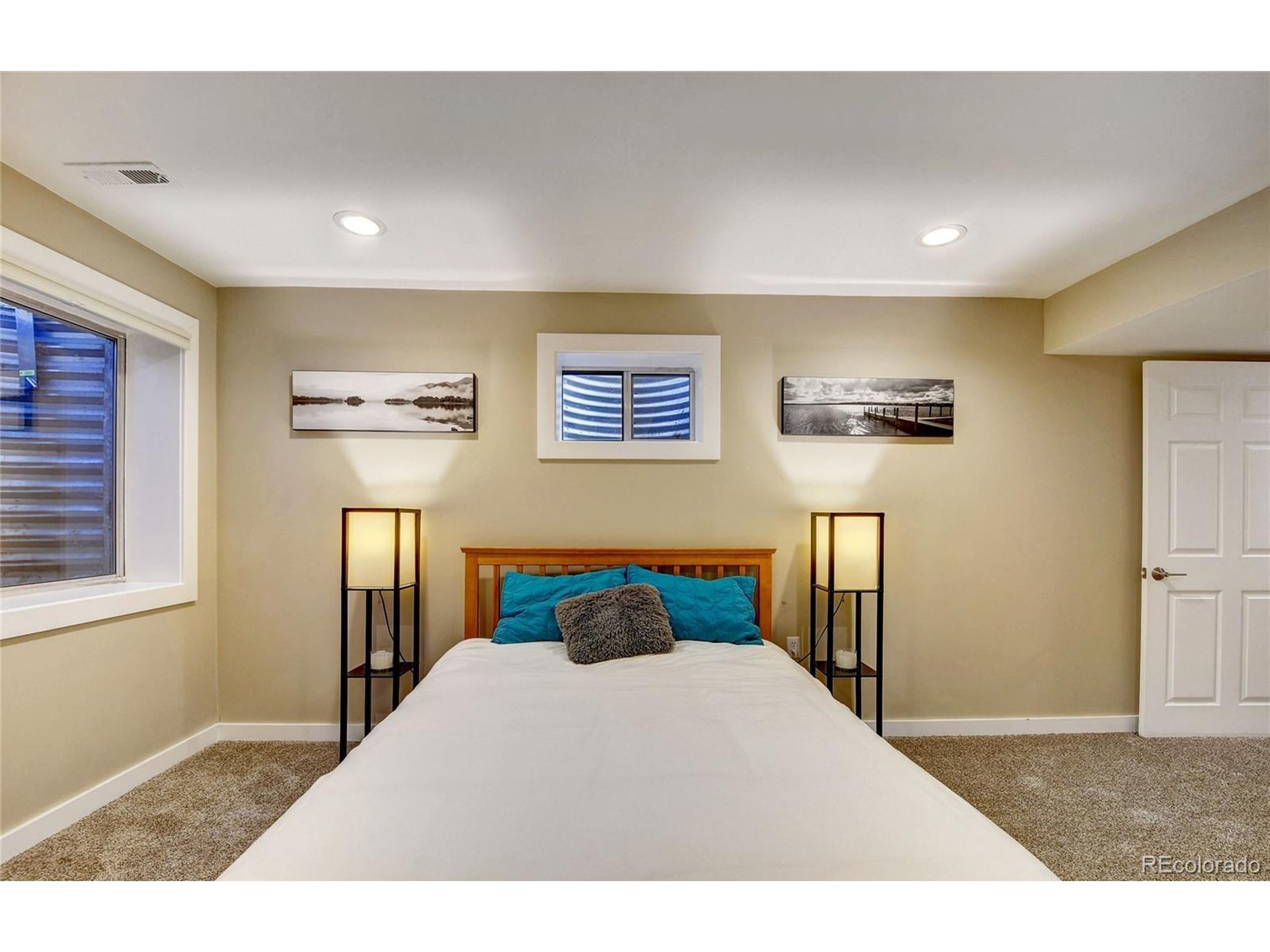 3120 E Yarrow Cir