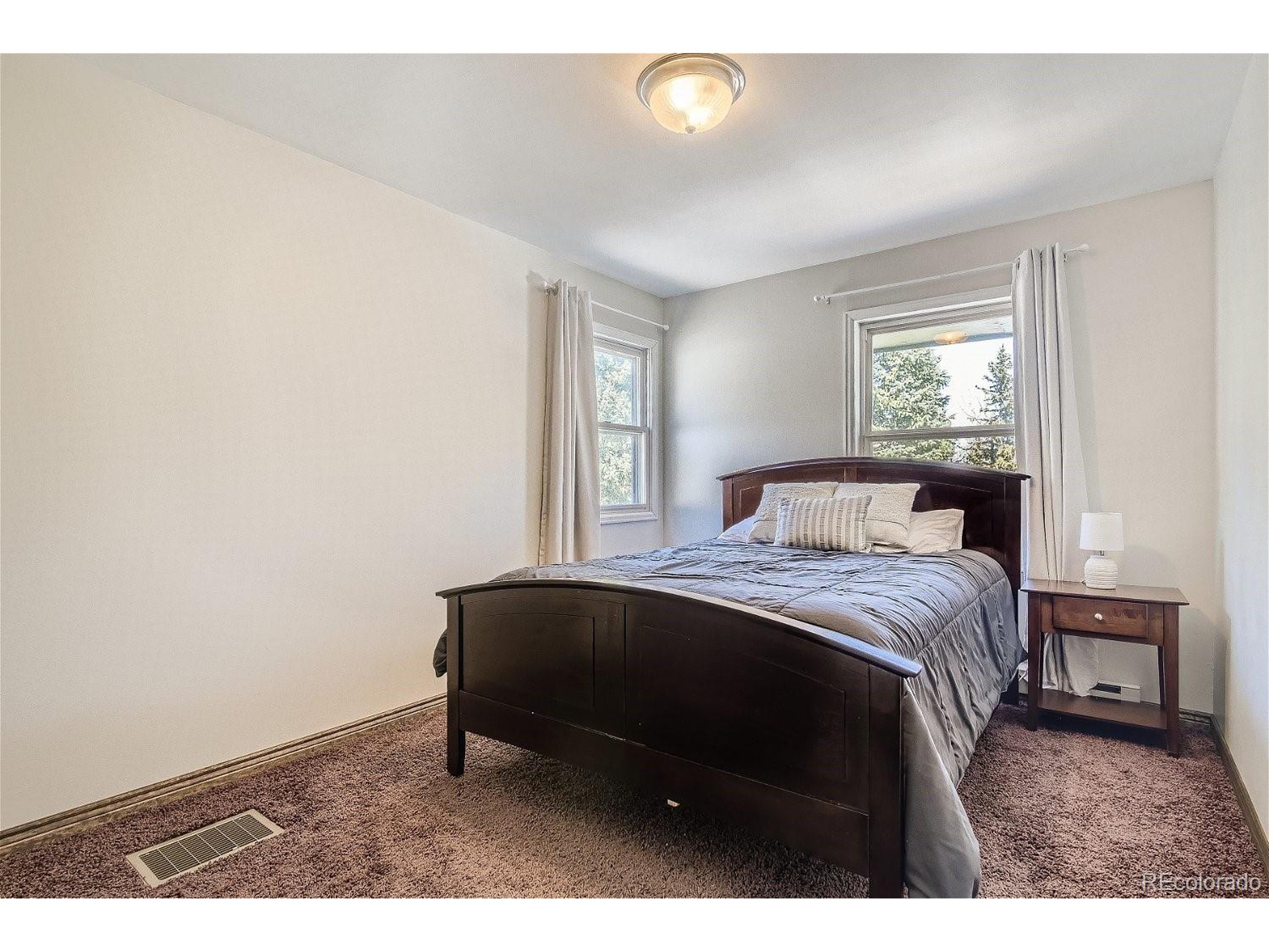 88 Valley View Dr