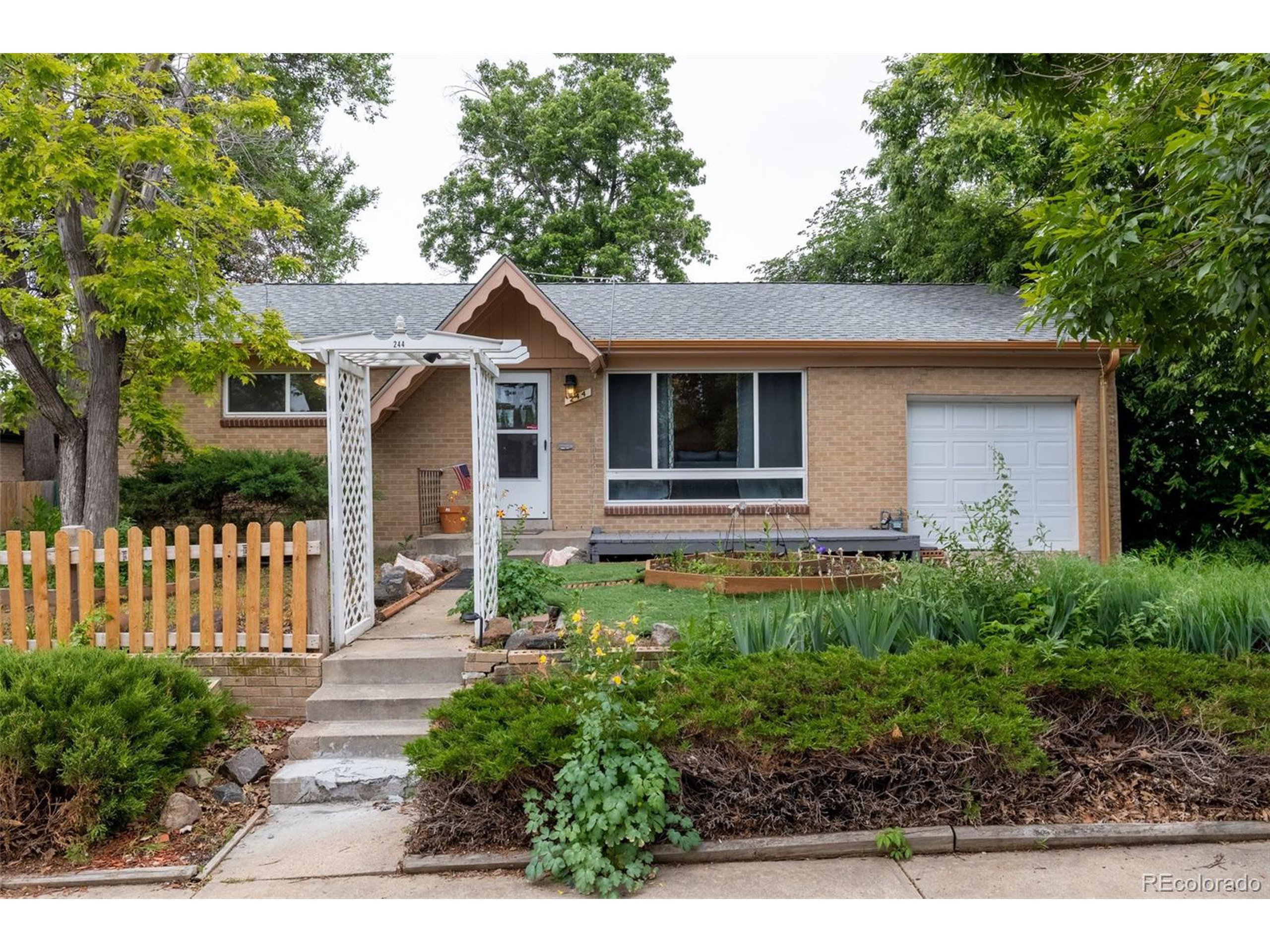 244 Muriel Dr