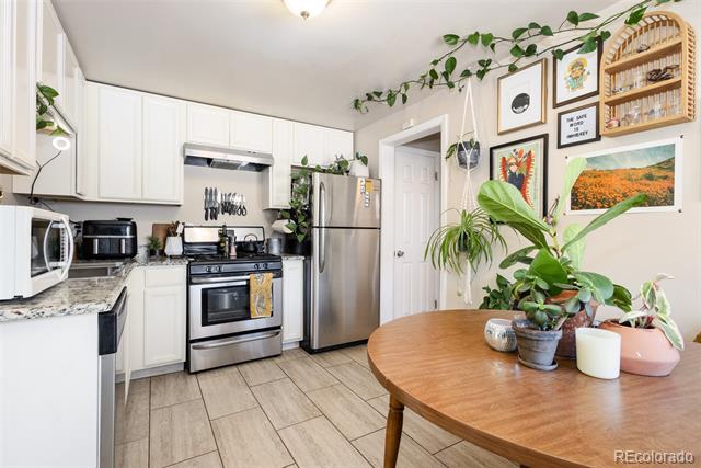 3824 N Clay Street Unit: 3824, 3826, 3828