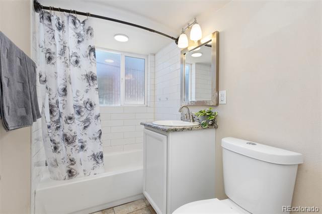 3824 N Clay Street Unit: 3824, 3826, 3828