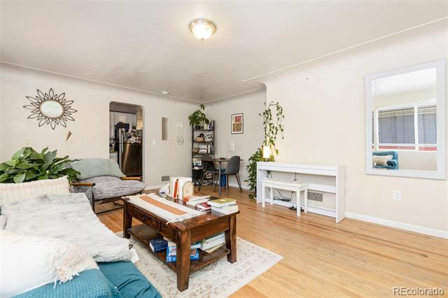 3824 N Clay Street Unit: 3824, 3826, 3828