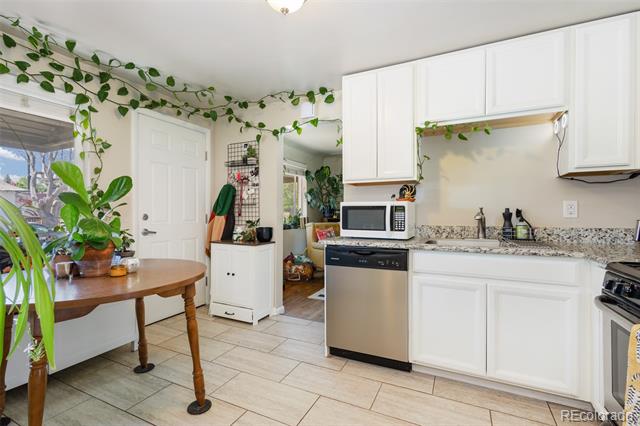3824 N Clay Street Unit: 3824, 3826, 3828