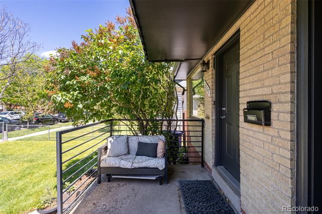 3824 N Clay Street Unit: 3824, 3826, 3828