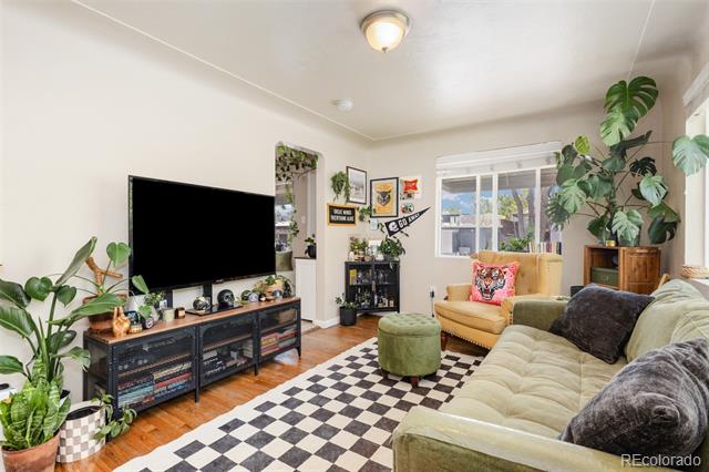 3824 N Clay Street Unit: 3824, 3826, 3828