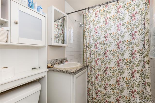 3824 N Clay Street Unit: 3824, 3826, 3828