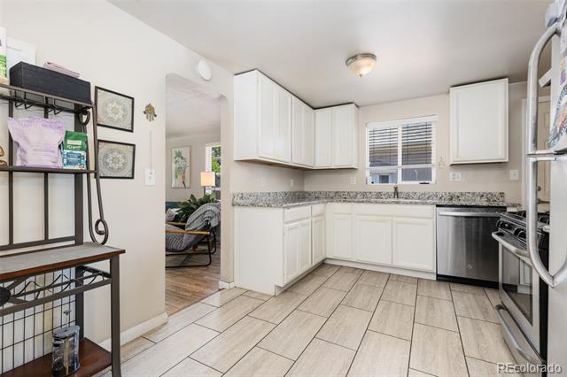 3824 N Clay Street Unit: 3824, 3826, 3828