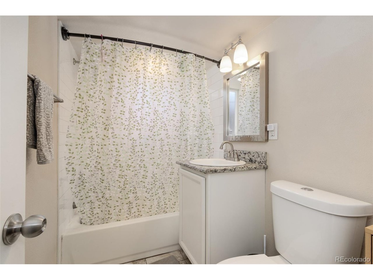 3824 N Clay St 3824, 3826, 3828