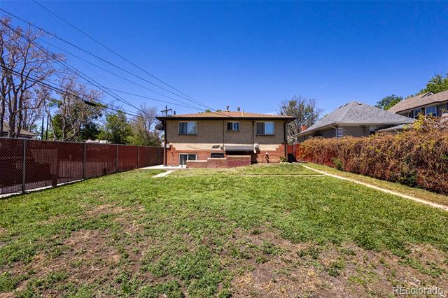 3824 N Clay Street Unit: 3824, 3826, 3828