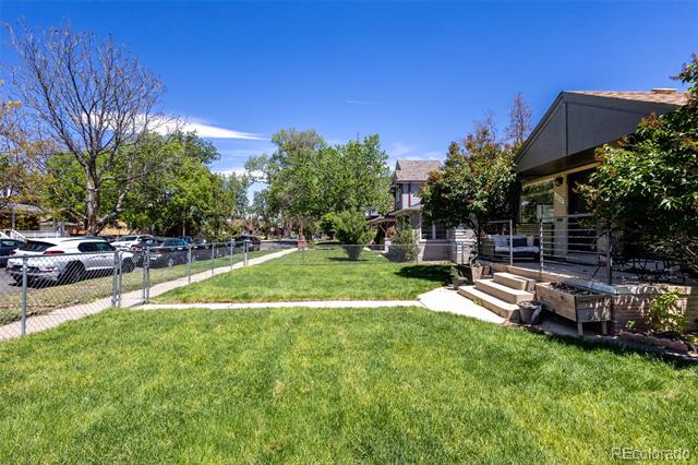 3824 N Clay Street Unit: 3824, 3826, 3828