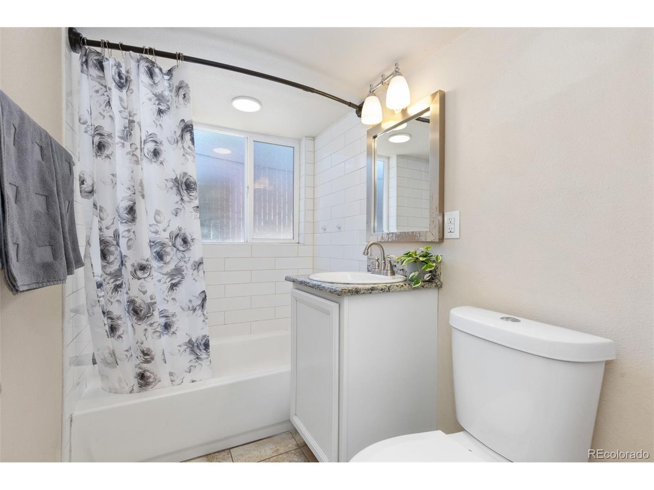 3824 N Clay St 3824, 3826, 3828