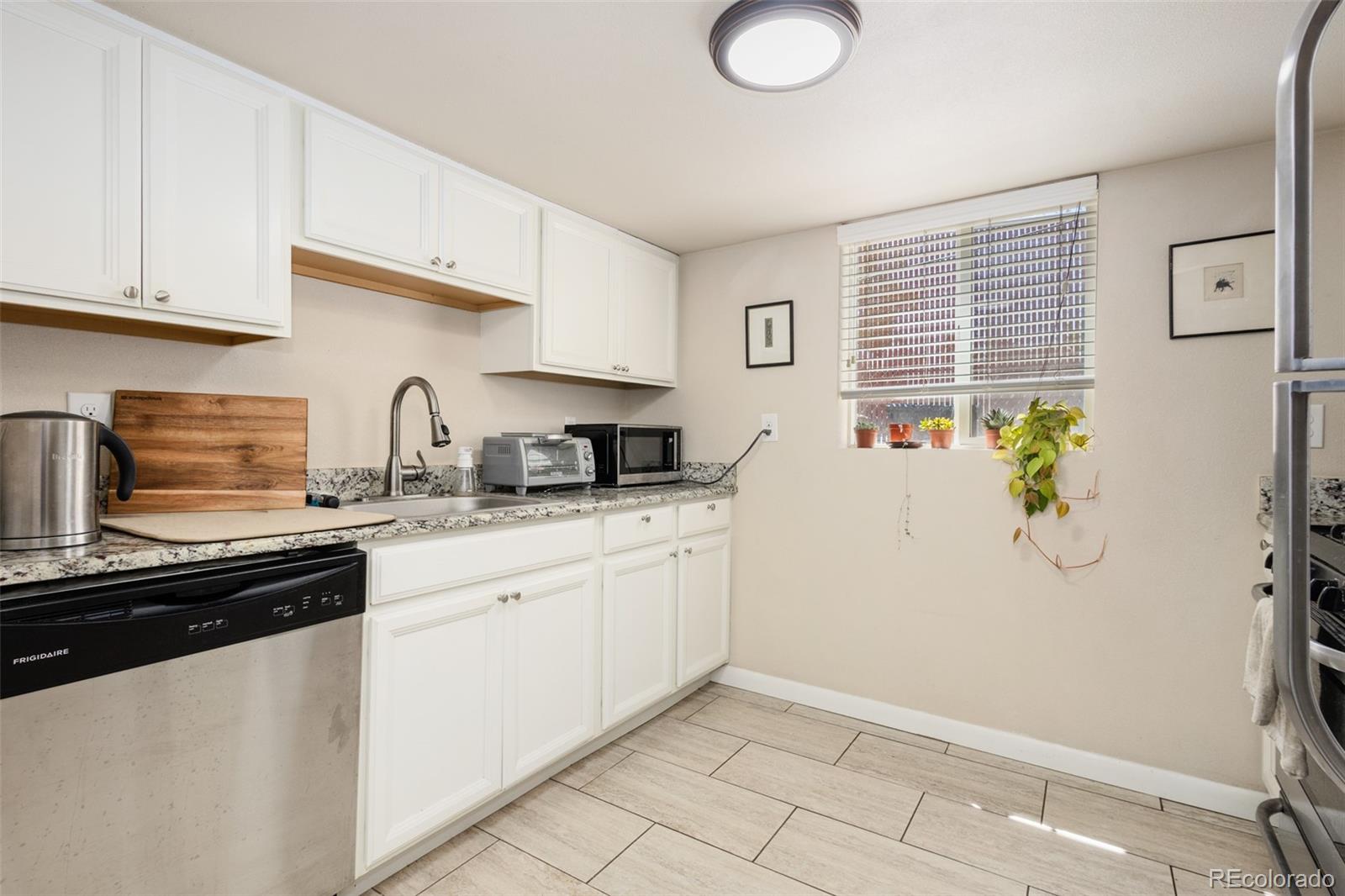 3824 N Clay Street Unit: 3824, 3826, 3828