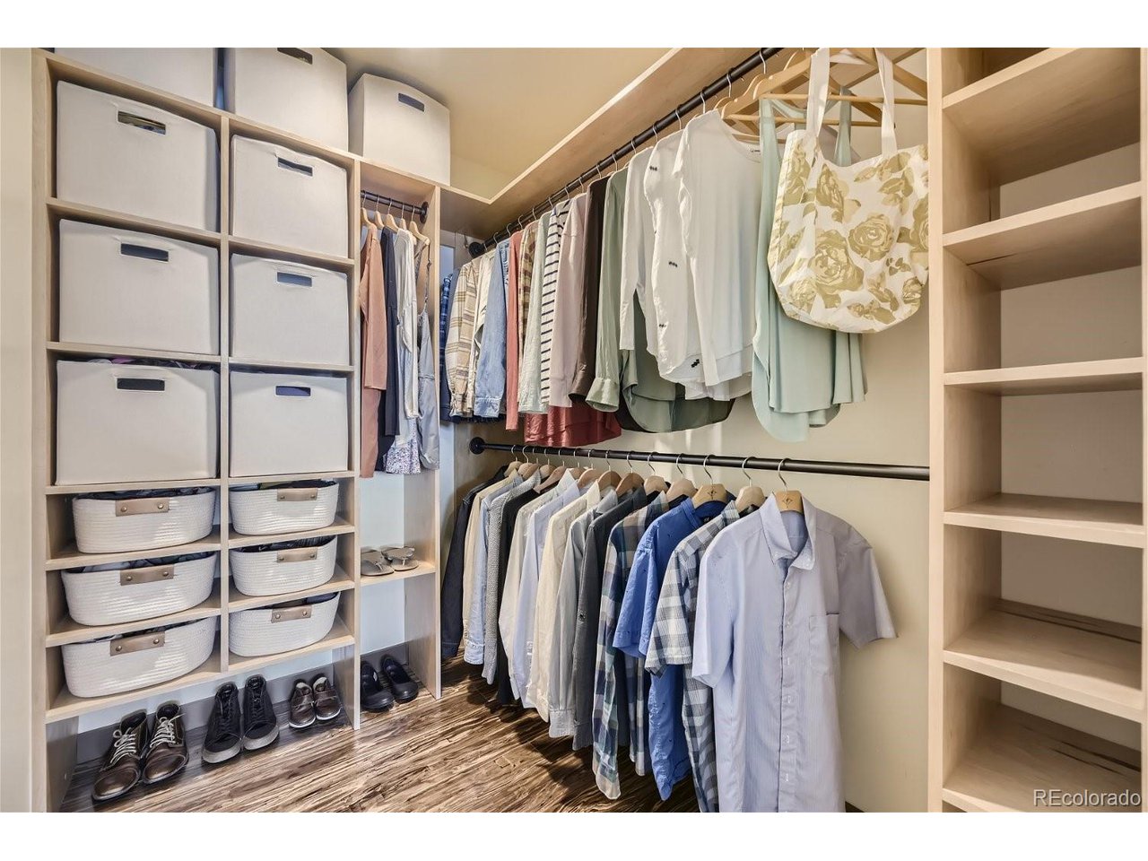 2557 S Dover St 70