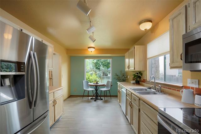 18628 E Grand Circle
