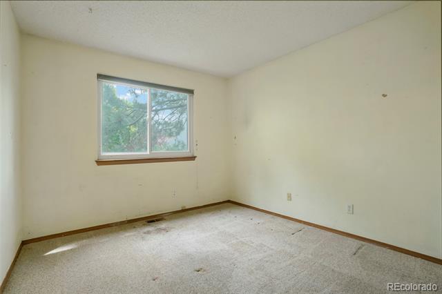 18628 E Grand Circle