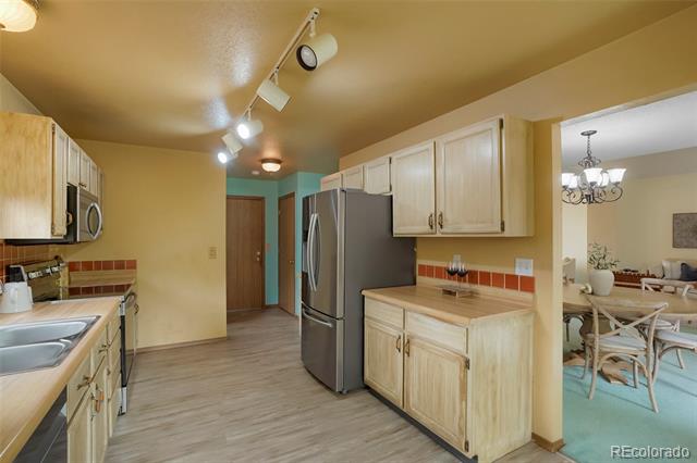 18628 E Grand Circle