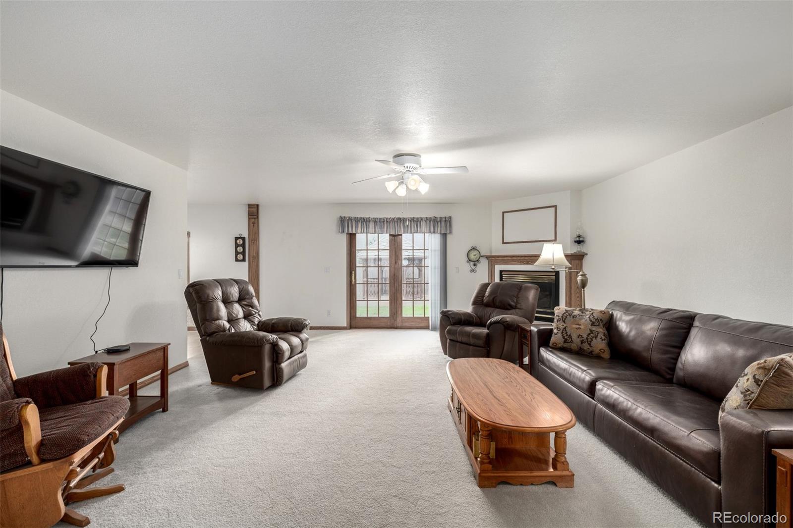 909 Fairhurst Street