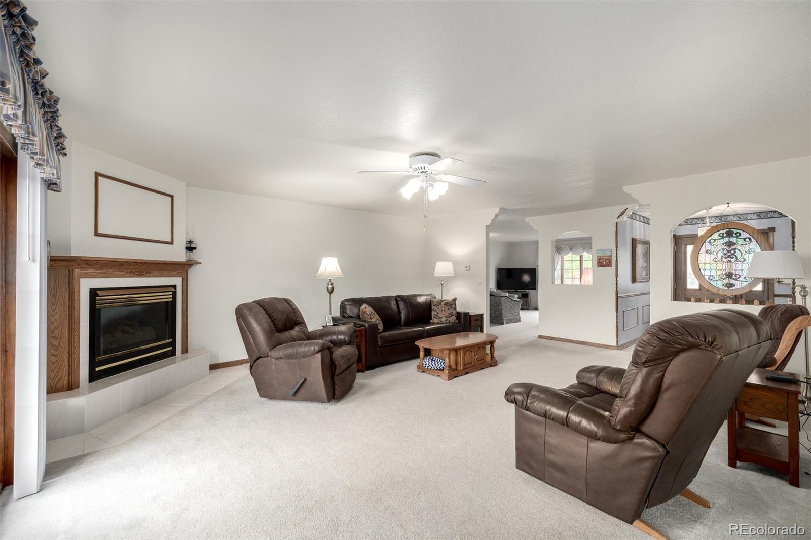 909 Fairhurst Street