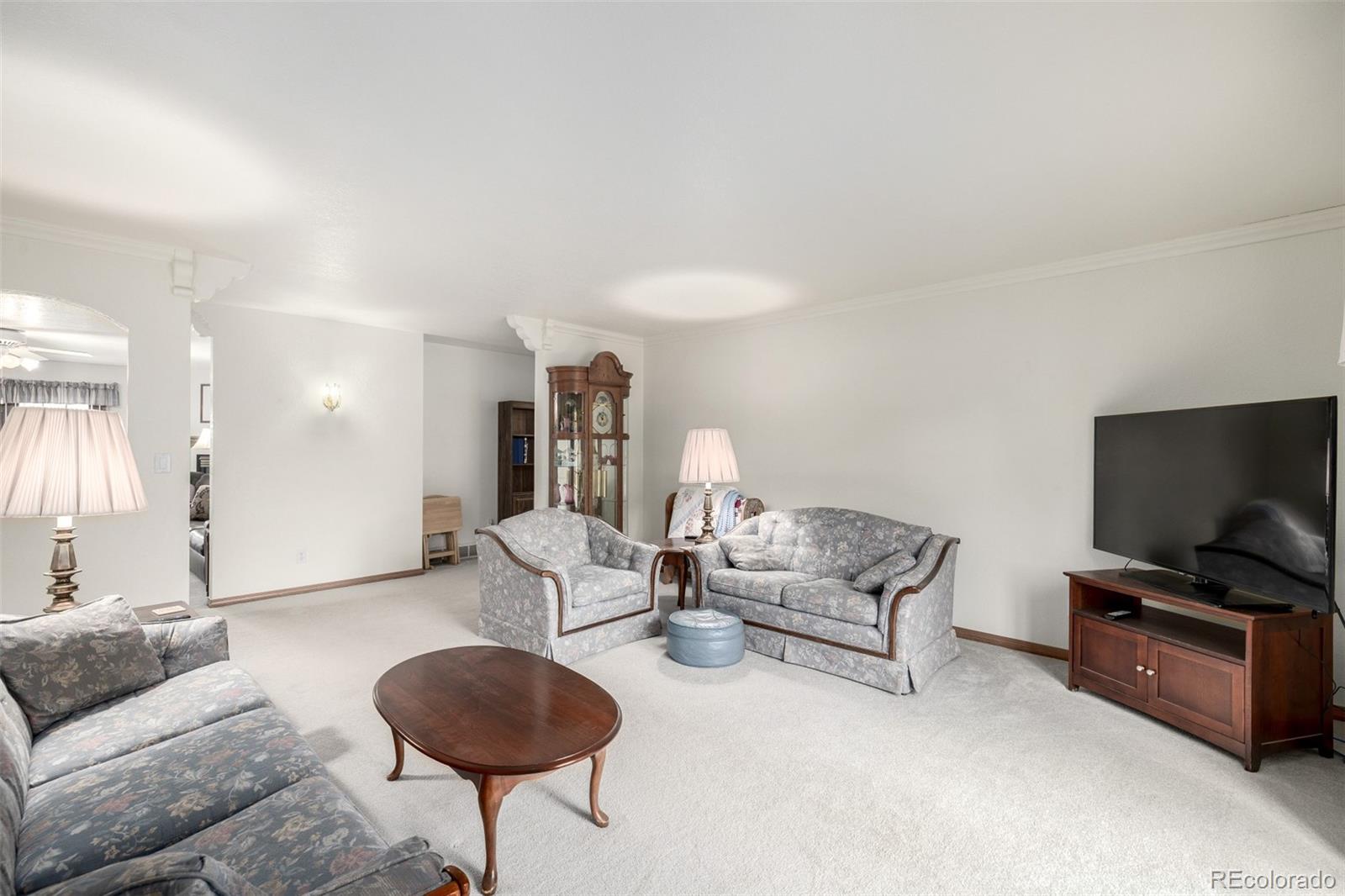 909 Fairhurst Street