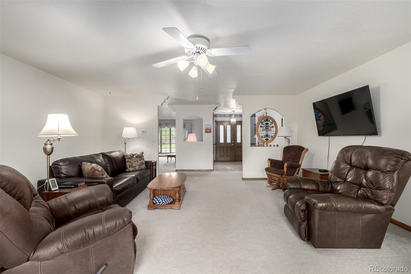 909 Fairhurst Street