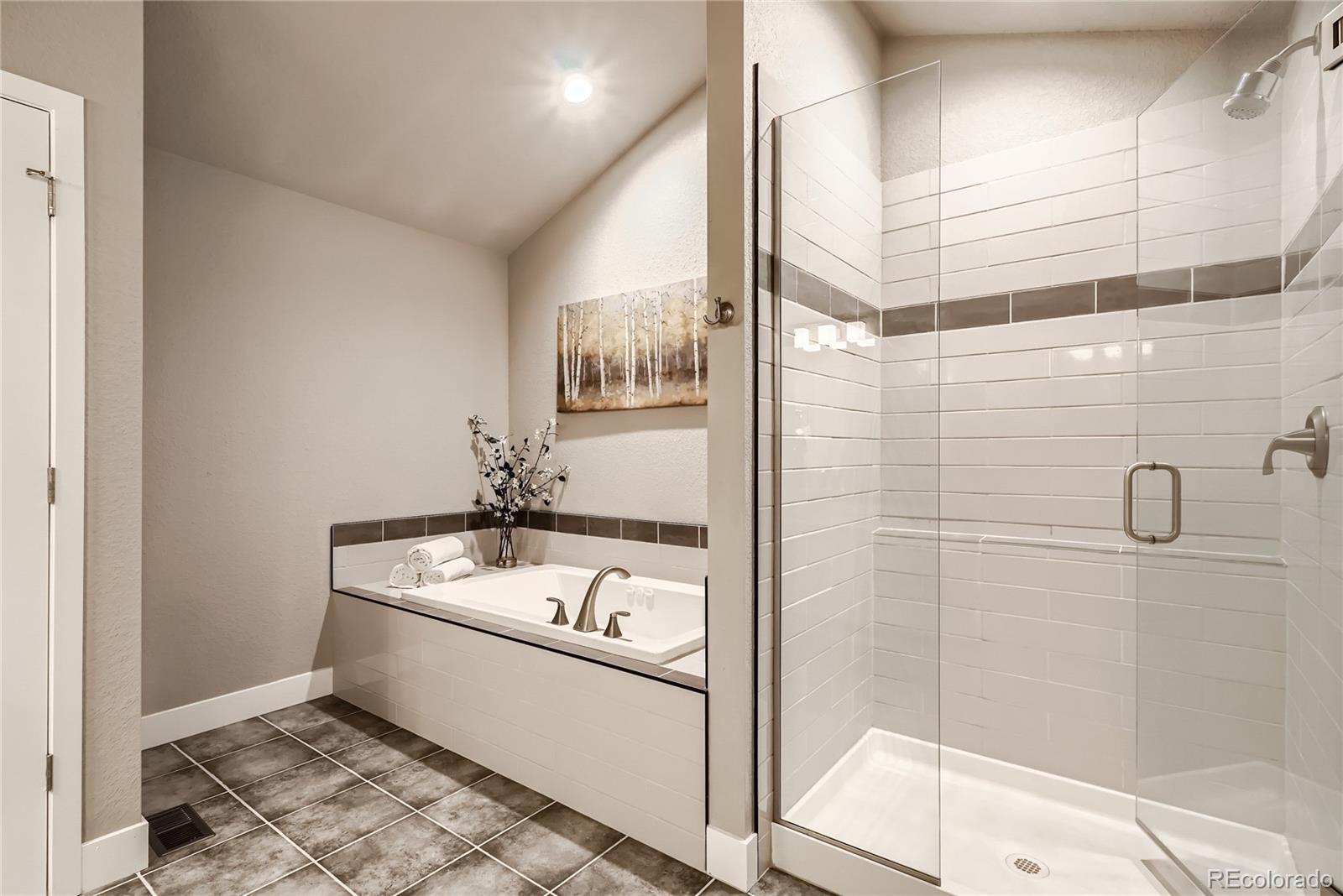 8682 W 49th Place