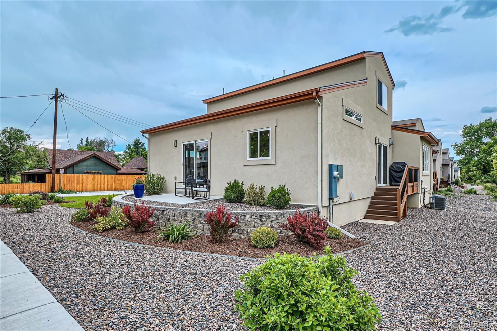 8682 W 49th Place