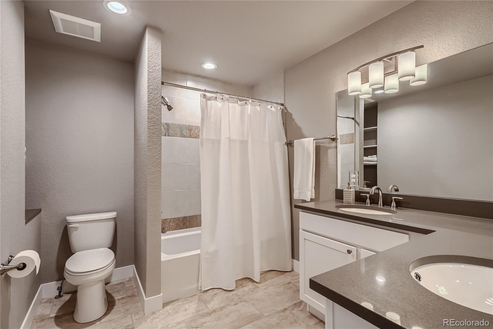 8682 W 49th Place