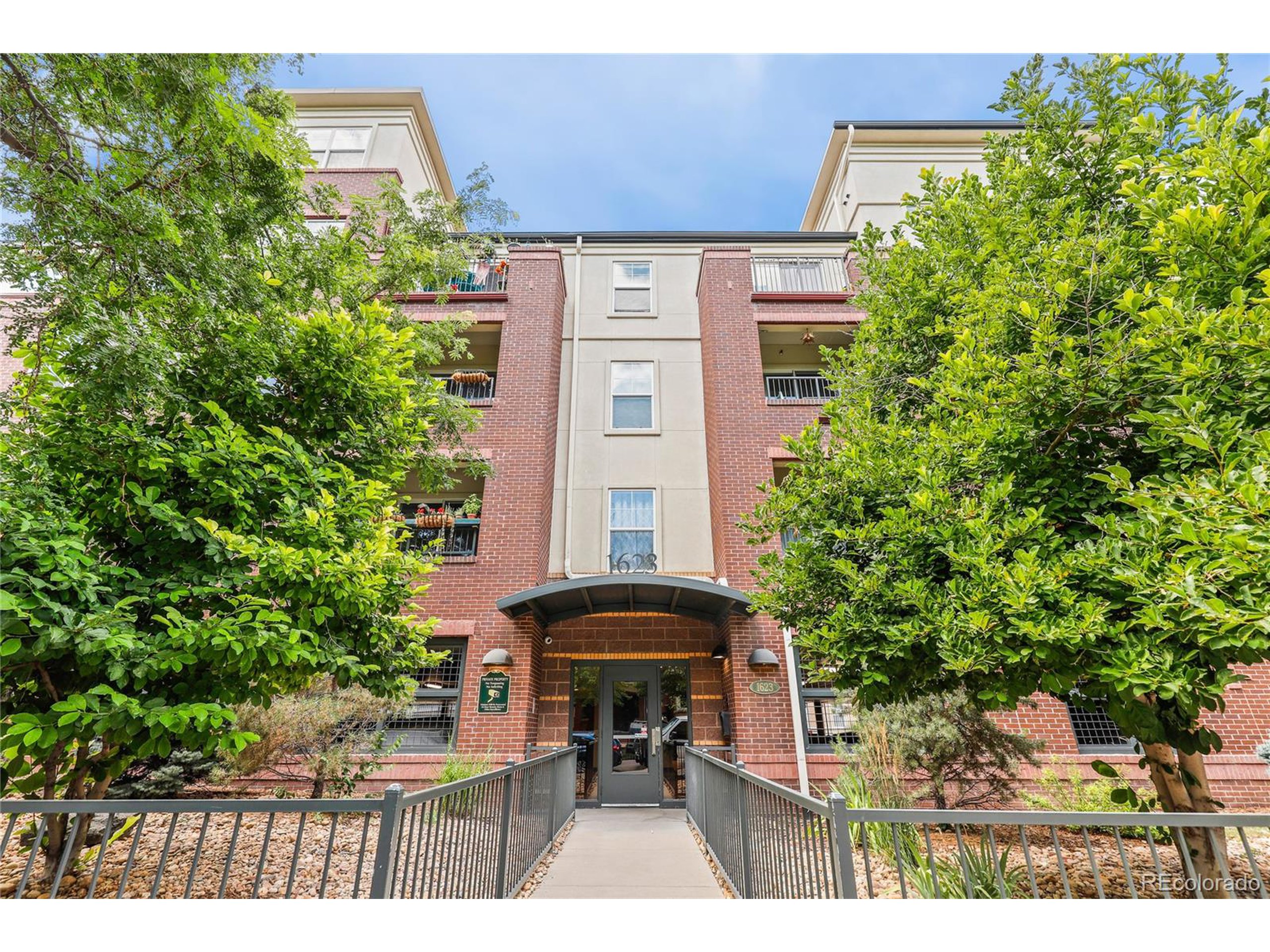 1623 Saint Paul St 209