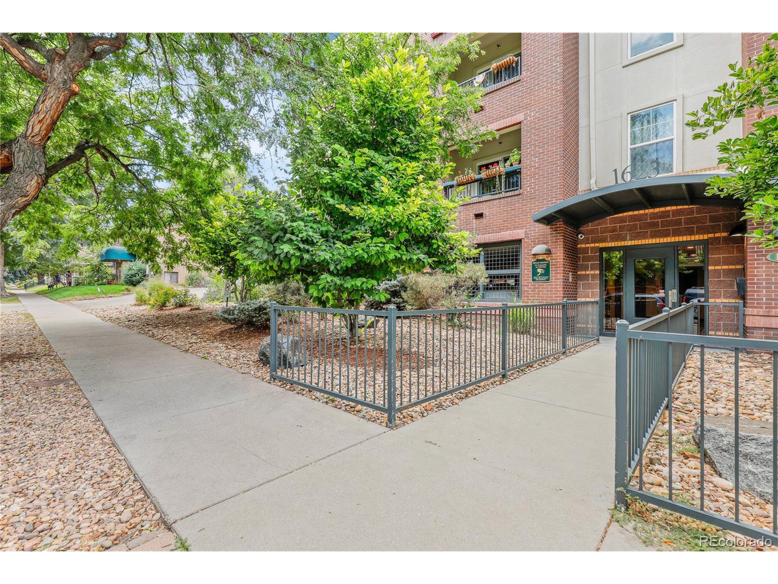 1623 Saint Paul St 209