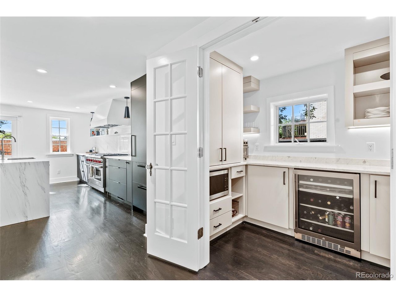 9 Albion St