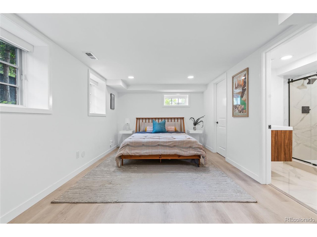 9 Albion St