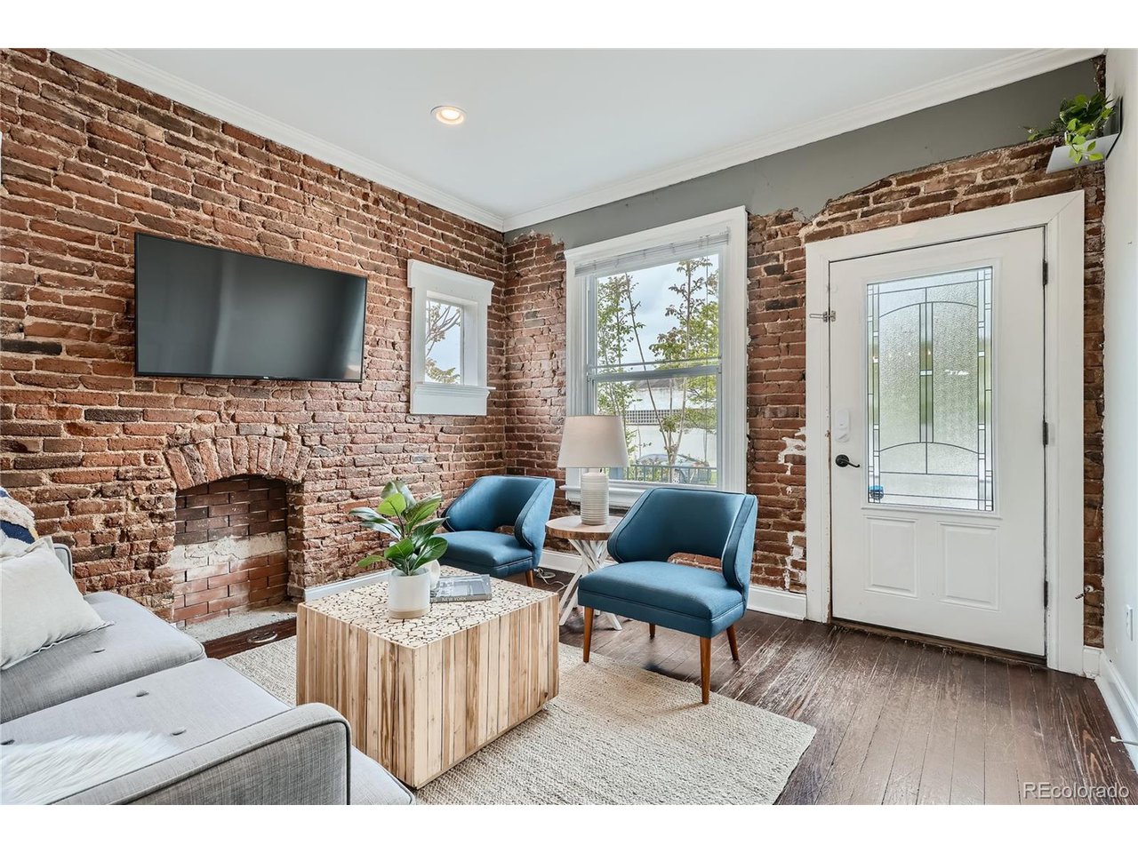 914 W 4th Ave