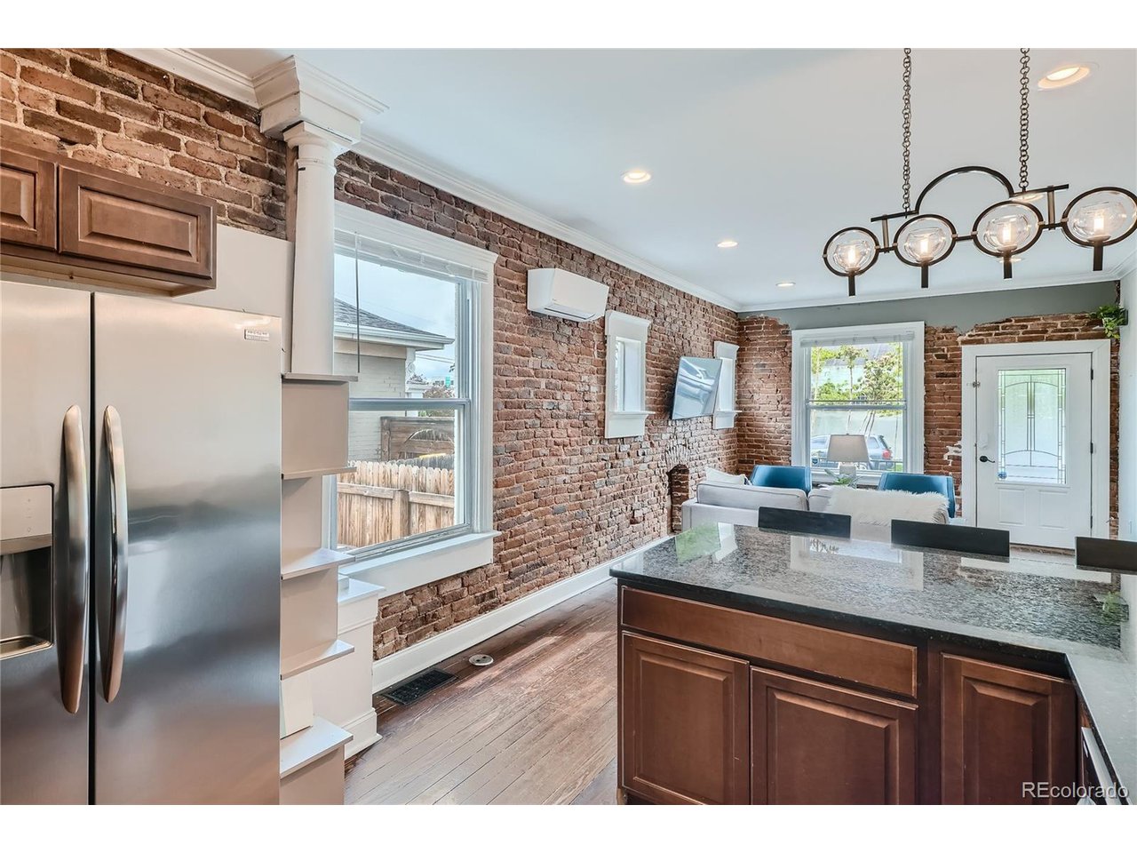 914 W 4th Ave