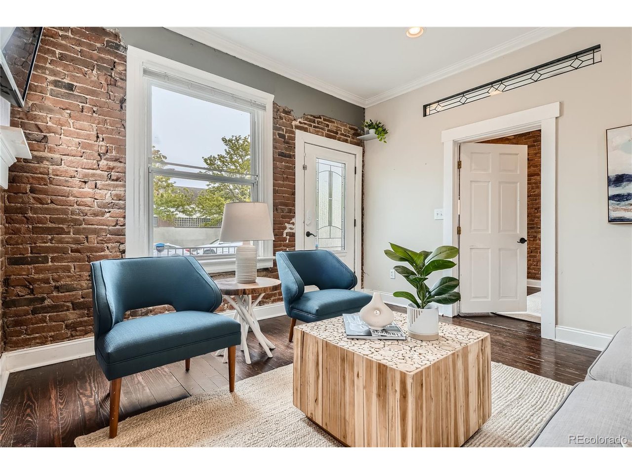 914 W 4th Ave