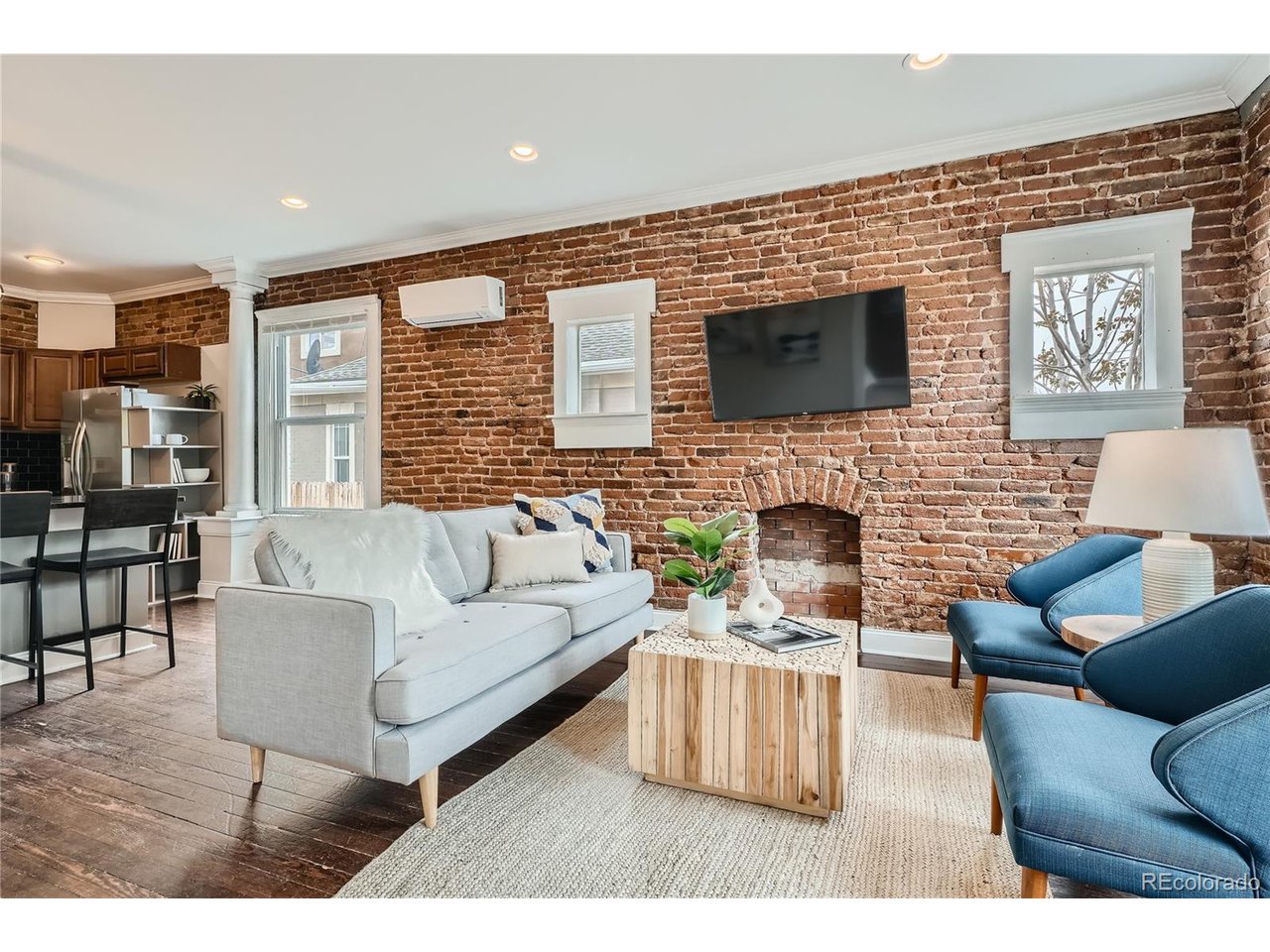 914 W 4th Ave
