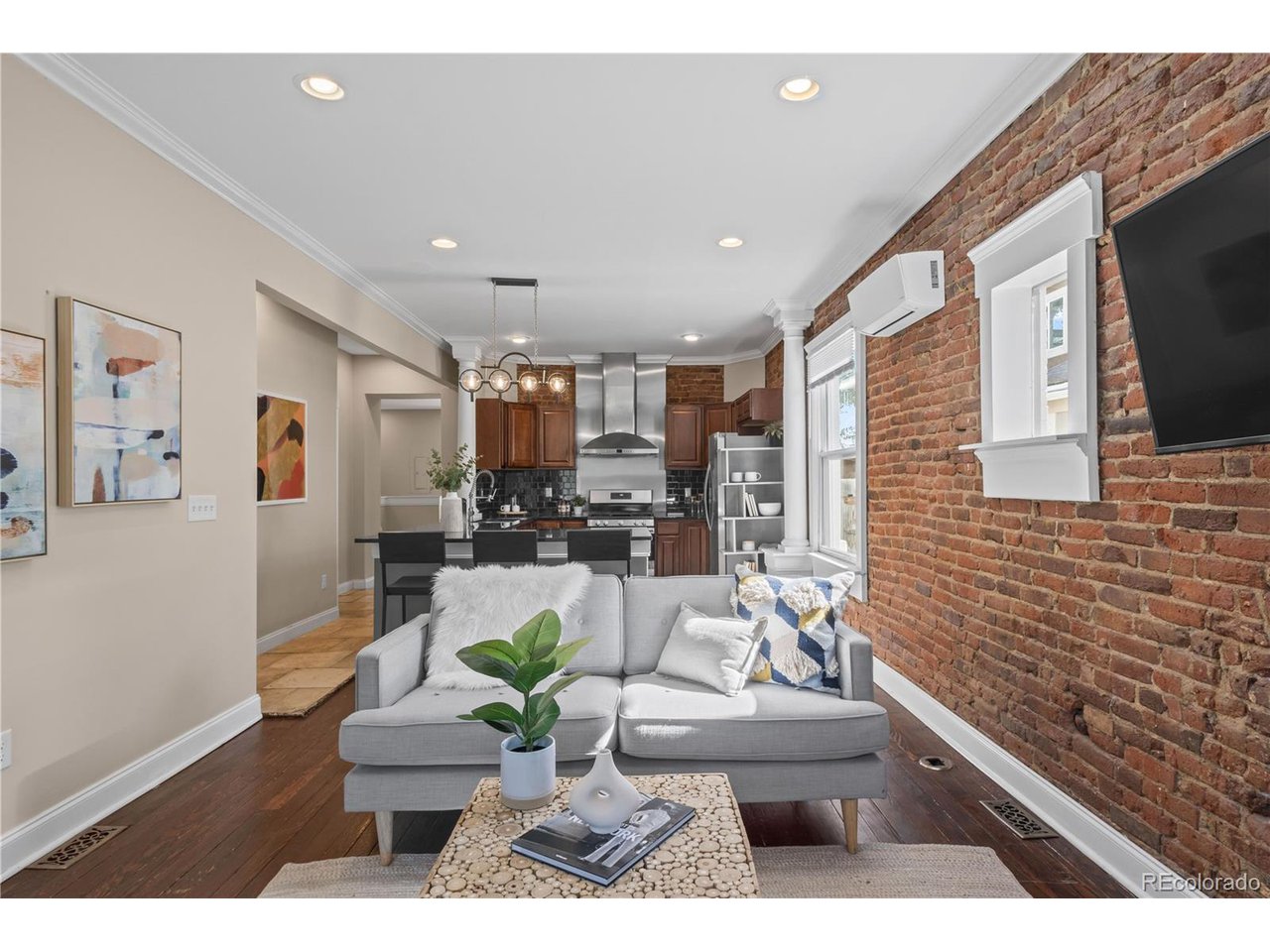 914 W 4th Ave