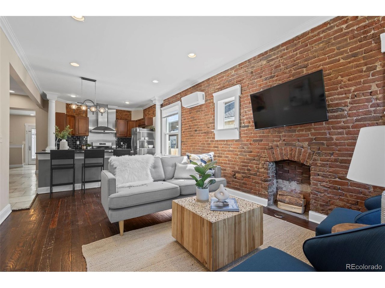 914 W 4th Ave