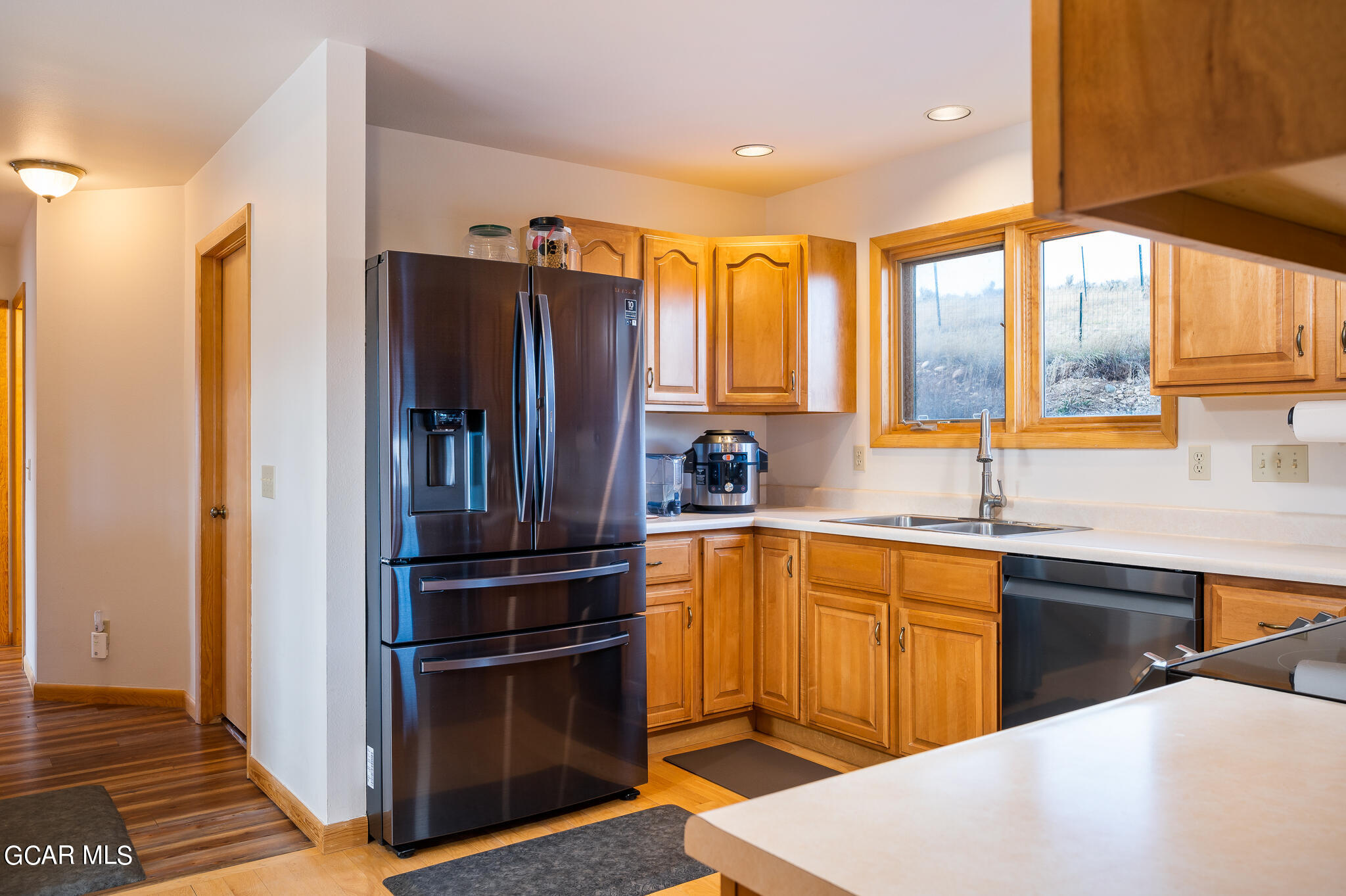 437 West GARNET Avenue