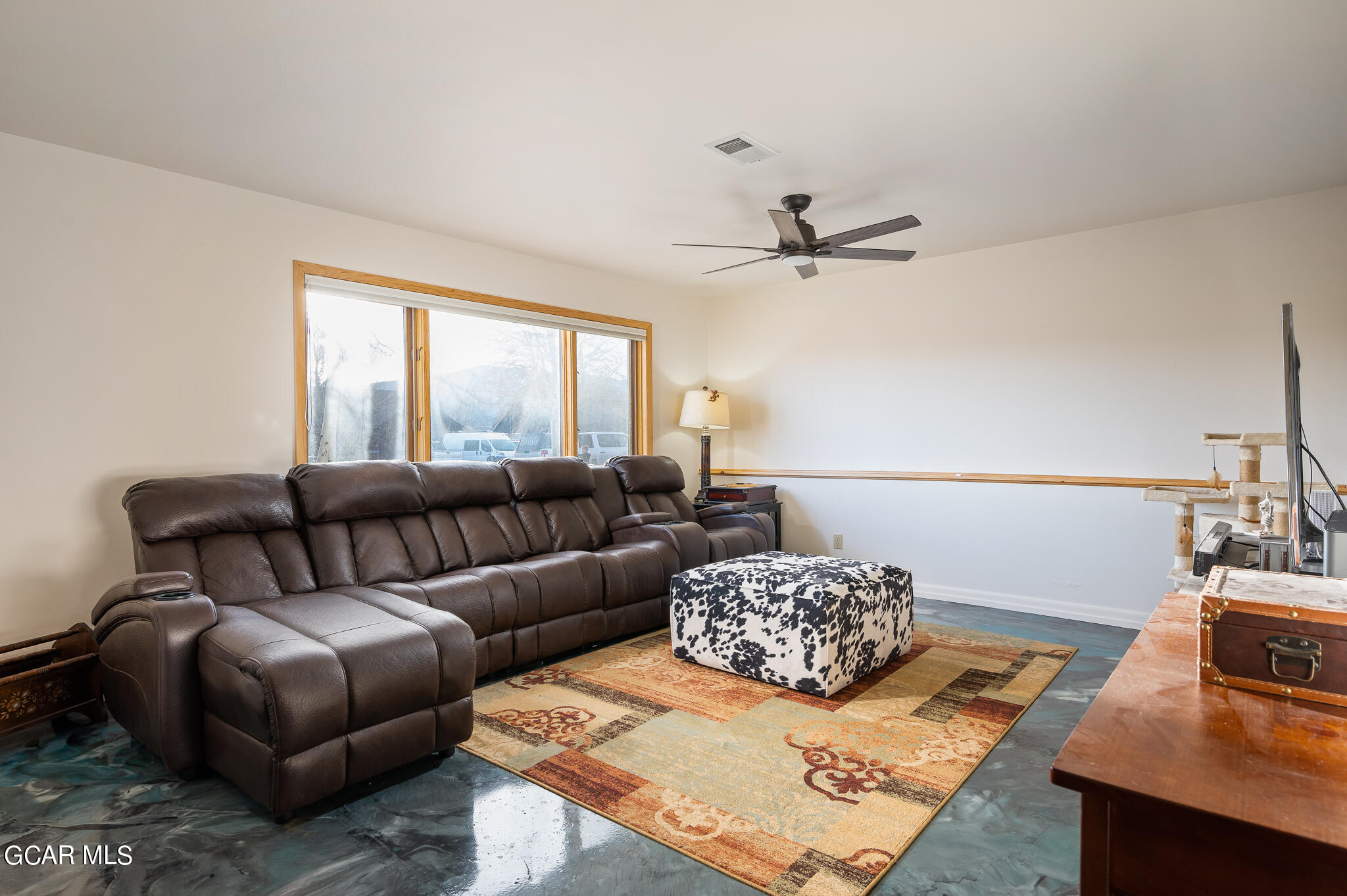 437 West GARNET Avenue